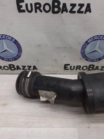 Патрубок интеркулера Mercedes M271 A2710902137