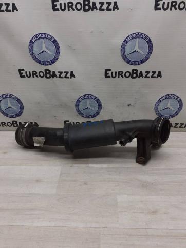 Патрубок интеркулера Mercedes M271 A2710902137