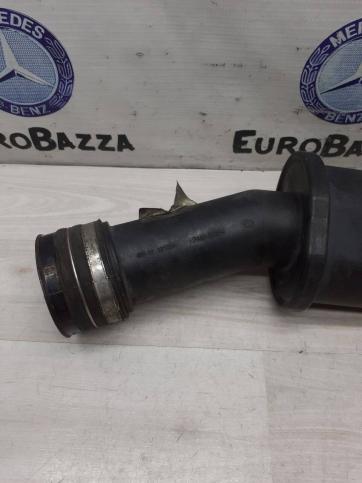 Патрубок интеркулера Mercedes M271 A2710902137