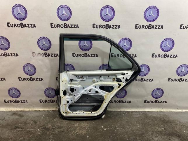 Дверь задняя правая Mercedes W202 A2027300405