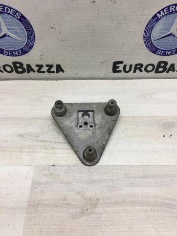 Кронштейн блока ABS Mercedes W638 Vito A9014310940