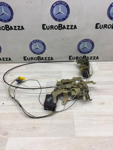 Замок правой сдвижной двери Mercedes W638 Vito A6387300335