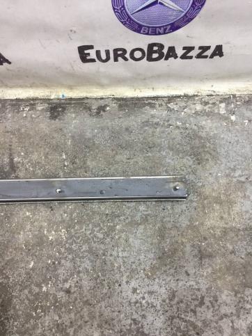 Направляющая правой сдвижной двери Mercedes W638 A6387660237