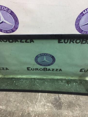 Форточка задняя левая Mercedes W638 Vito A6386701212