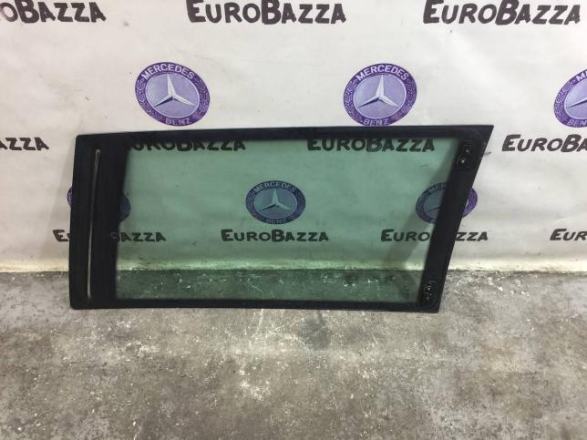 Форточка задняя левая Mercedes W638 Vito A6386701212