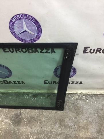 Форточка задняя левая Mercedes W638 Vito A6386701212