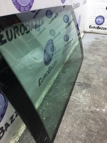 Форточка задняя левая Mercedes W638 Vito A6386701212
