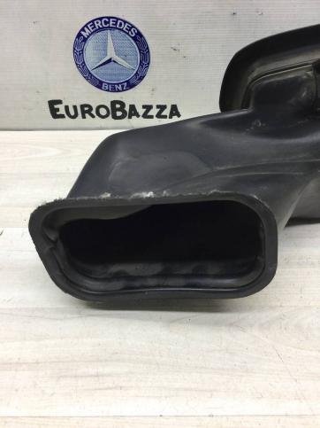 Патрубок воздушного фильтра Mercedes W638 Vito A6388312345