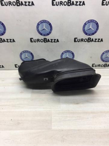 Патрубок воздушного фильтра Mercedes W638 Vito A6388312345