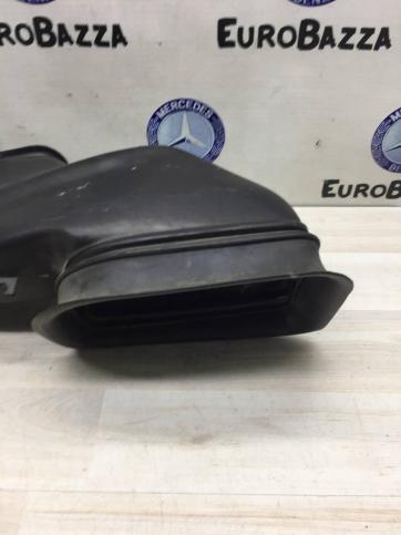 Патрубок воздушного фильтра Mercedes W638 Vito A6388312345