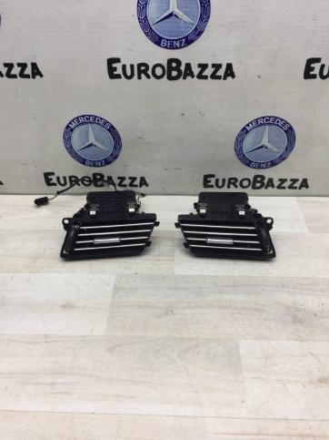 Дефлектор торпедо боковой Mercedes W212 A2128302554