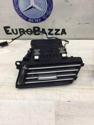 Дефлектор торпедо боковой Mercedes W212 A2128302554