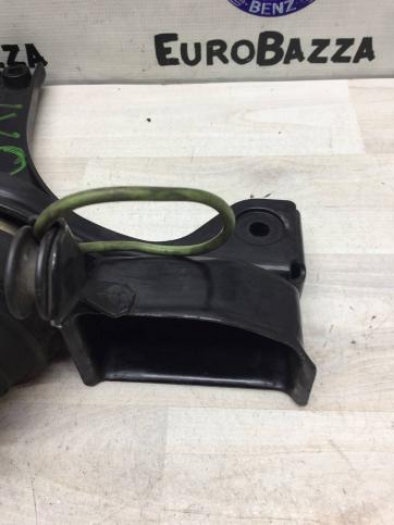 Опора двигателя на кронштейне Mercedes W638 Vito A6382401406