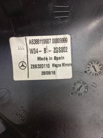 Накладка зеркала заднего вида Mercedes W638 Vito A6388110607