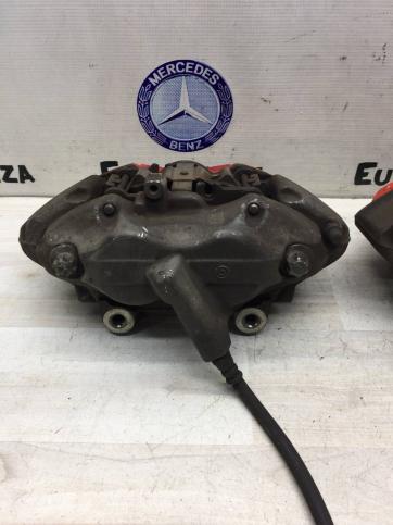 Суппорт передний Mercedes W212 A2044215398