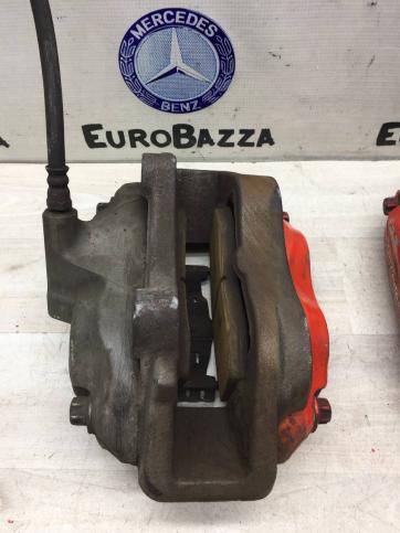 Суппорт передний Mercedes W212 A2044215398