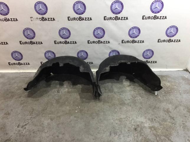 Подкрылок задний Mercedes W212 A2126906330