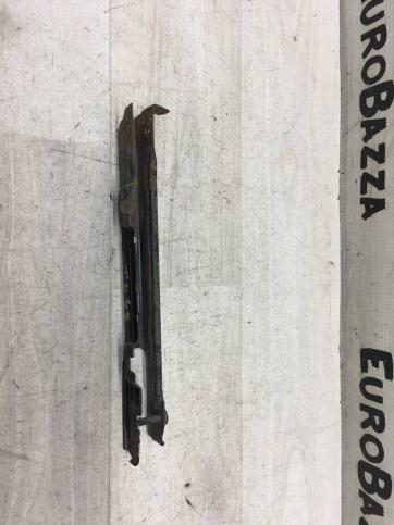 Направляющая переднего бампера Mercedes W209 A2038801214