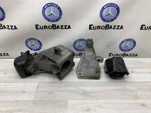 Кронштейн и опора двигателя Mercedes W906 Sprinter A6462230304
