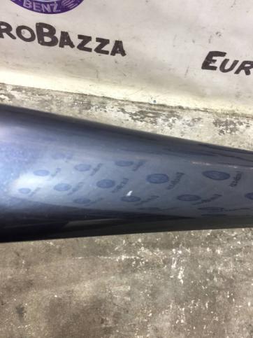 Нижний молдинг правой сдвижной двери Mercedes W638 A6386983532