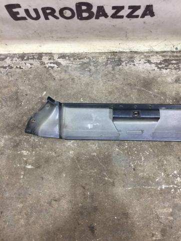 Накладка рельс сдвижной двери справа Mercedes W638 A6386980330