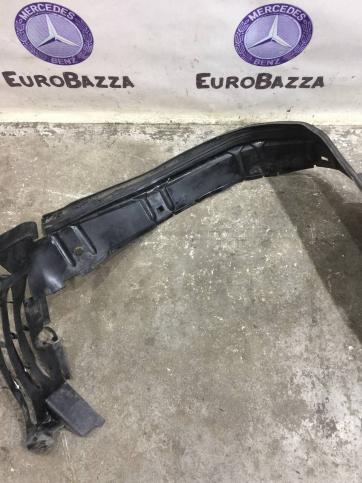 Подкрылок передний Mercedes W210 A2106988330