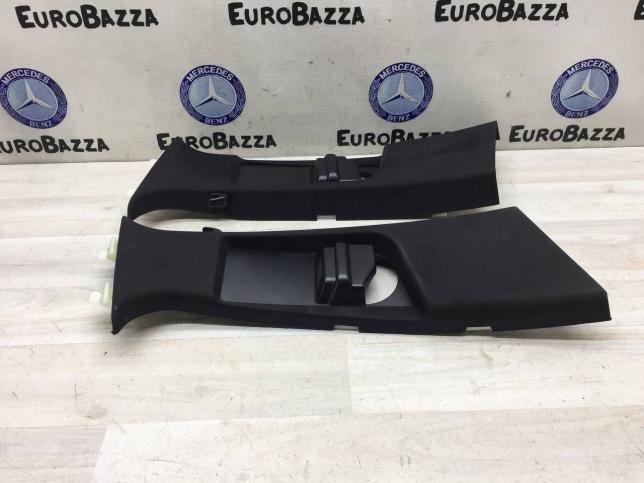 Накладка центральной стойки кузова Mercedes W212 A2126901926