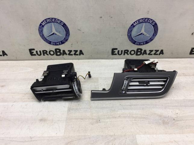 Дефлектор торпеды боковой Mercedes W212 A2128303354