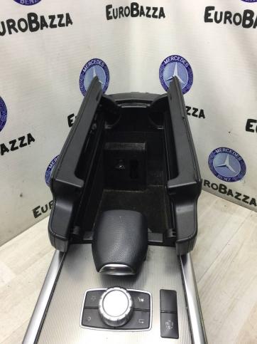 Подлокотник Mercedes W212 A2126809450
