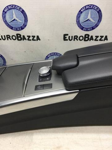 Подлокотник Mercedes W212 A2126809450