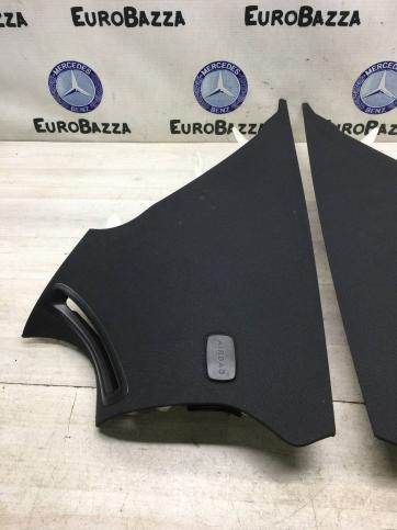 Накладка задней стойки кузова Mercedes W212 A2126900825