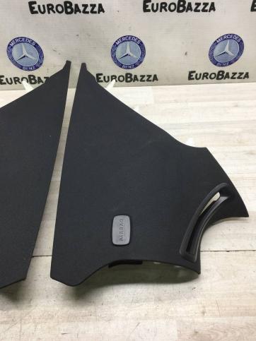 Накладка задней стойки кузова Mercedes W212 A2126900825