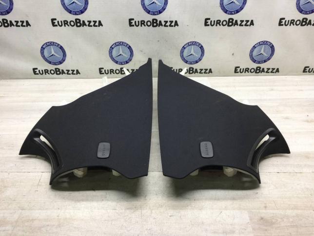 Накладка задней стойки кузова Mercedes W212 A2126900825