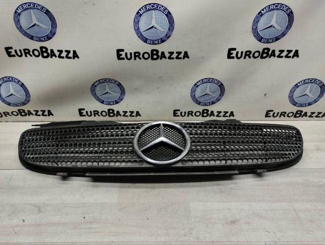 Решетка радиатора Mercedes R170 A1708800785