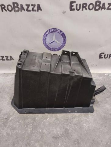 Корпус аккумулятора Mercedes Sprinter W906 A9066200131