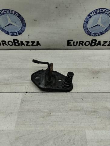 Замок капота Mercedes R170 A1708800660