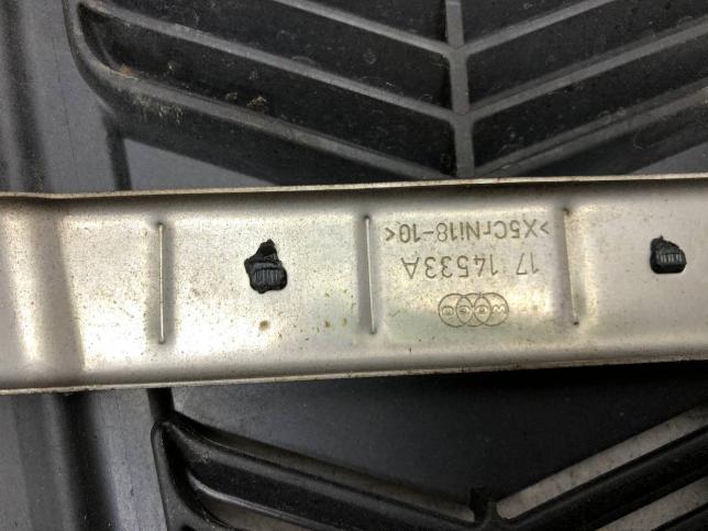 Крышка двигателя Mercedes Om642 A6420106167