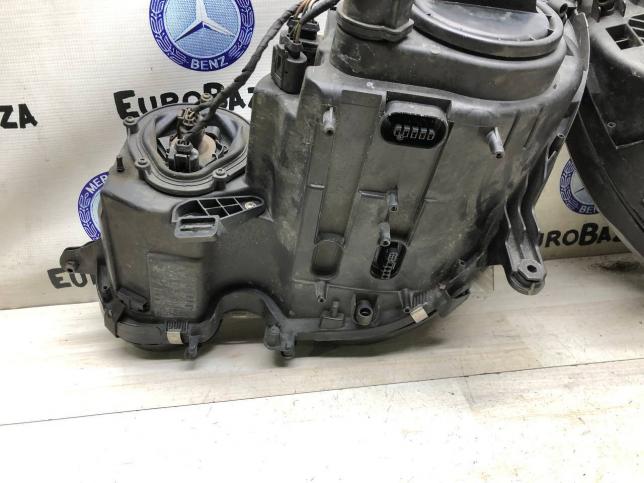 Фара ксеноновая Mercedes W211 A2118203261