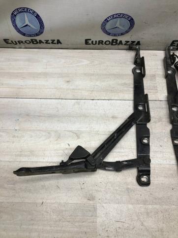 Петля крышки багажника Mercedes W220 A2207500787