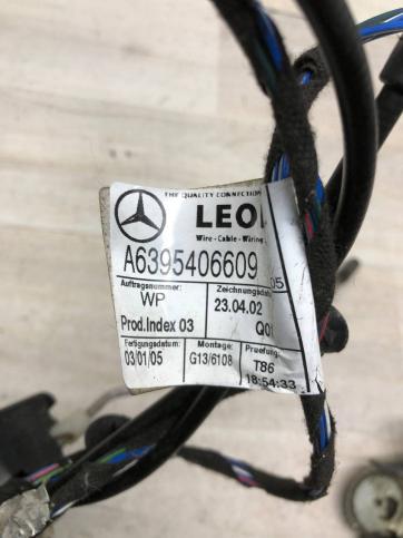 Замок передней правый двери Mercedes W639 Vito A6397201535