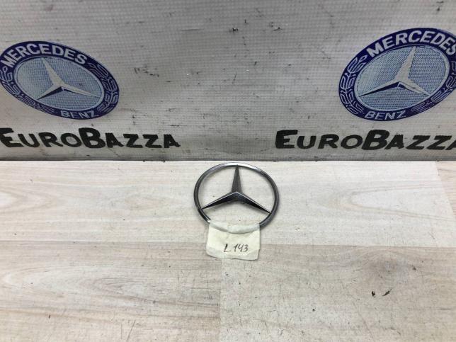 Эмблема крышки багажника Mercedes W203 Wagon A2037580158
