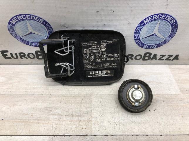 Лючок бензобака Mercedes W208 A2087500206