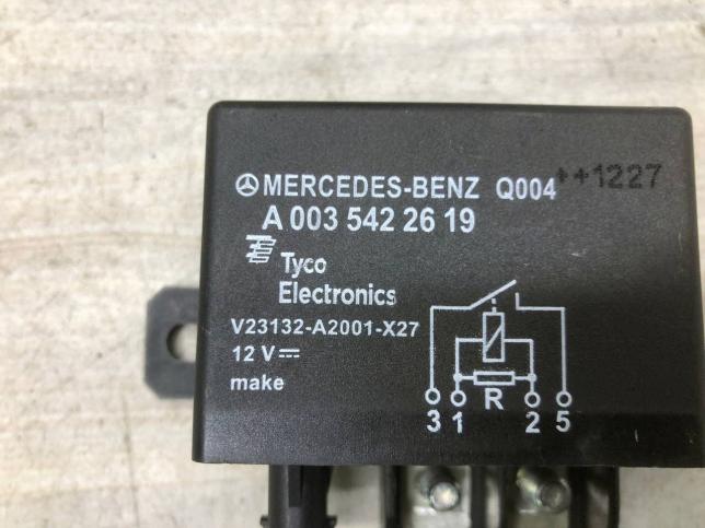 Вспомогательное реле аккумулятора Mercedes W204 A0035422619