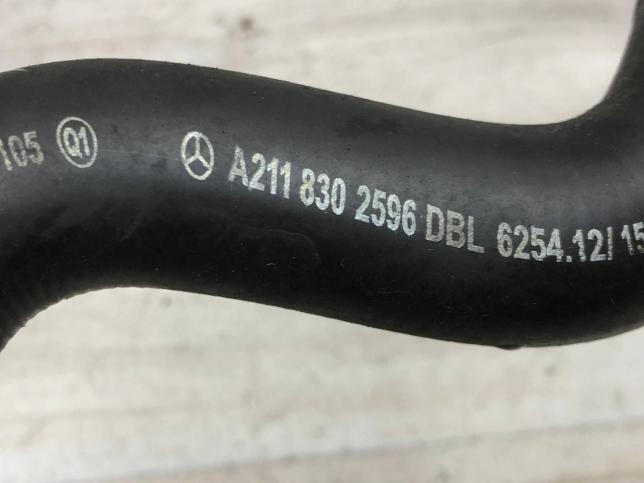 Патрубок системы охлаждения Mercedes W211 A2118302596