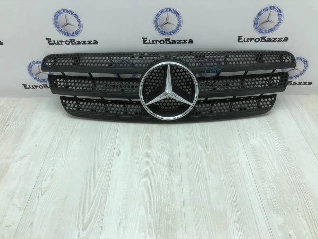 Решетка радиатора Mercedes W163 A1638800135
