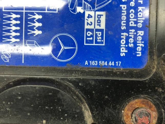 Лючок бензобака в сборе Mercedes W163 A1636300567