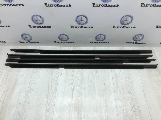 Хромированный молдинг стекла двери Mercedes W221 A2216903380