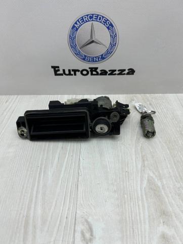 Замок крышки багажника с личинкой Mercedes W211 А2037500093