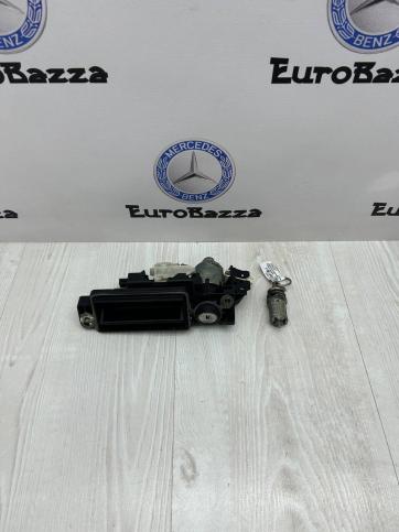 Замок крышки багажника с личинкой Mercedes W211 А2037500093