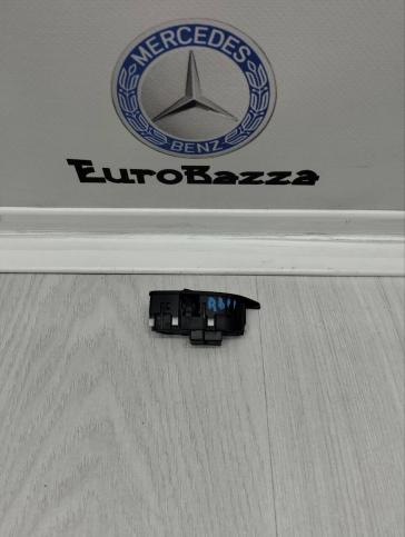 Кнопка центрального замка правая Mercedes X164 A2518201010